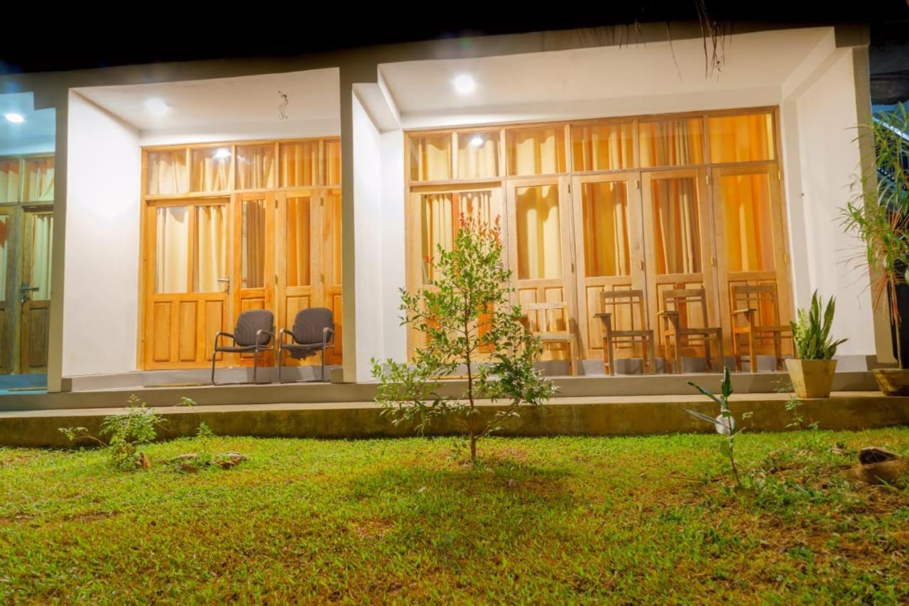 Talalla Ocean Beach Bungalow Matara Exterior foto