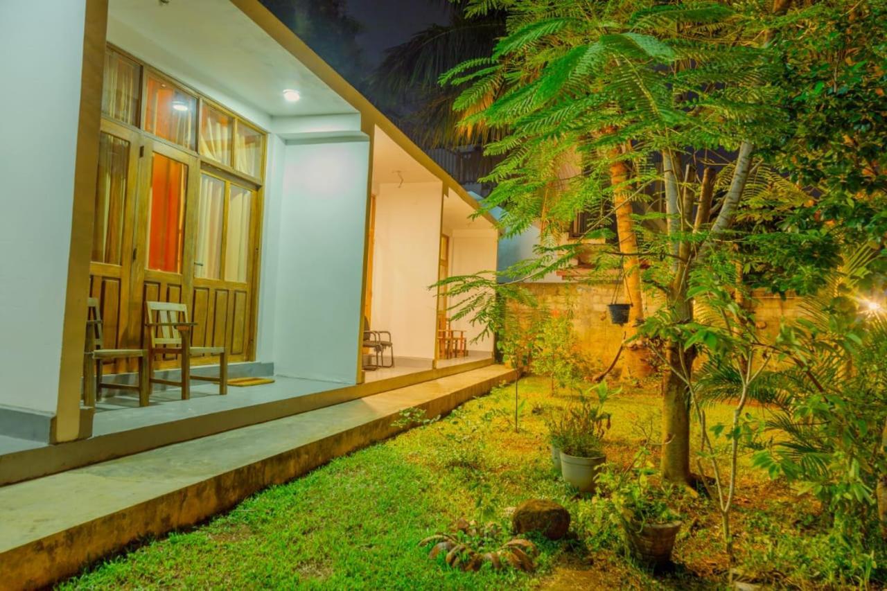 Talalla Ocean Beach Bungalow Matara Exterior foto