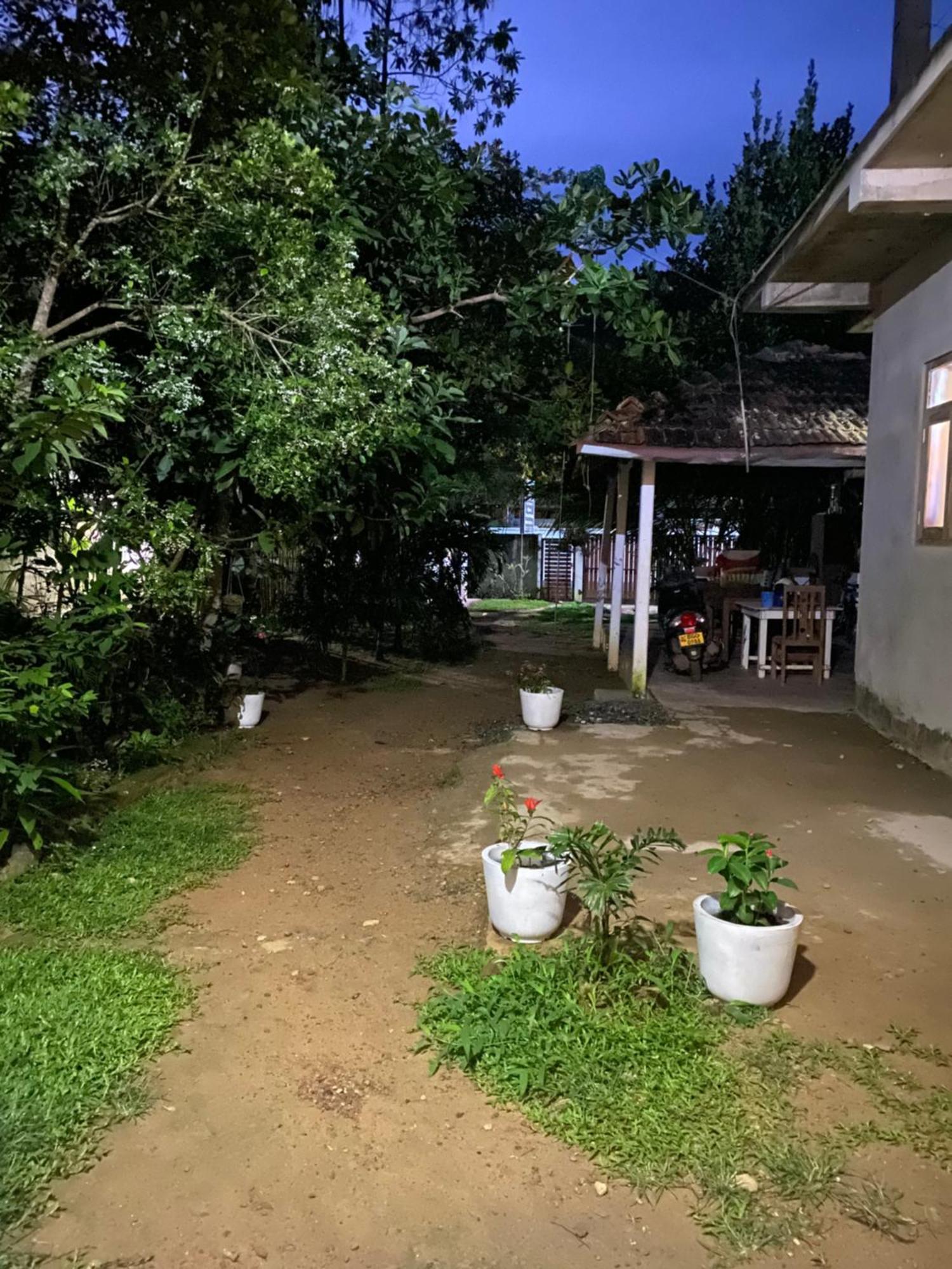 Talalla Ocean Beach Bungalow Matara Exterior foto