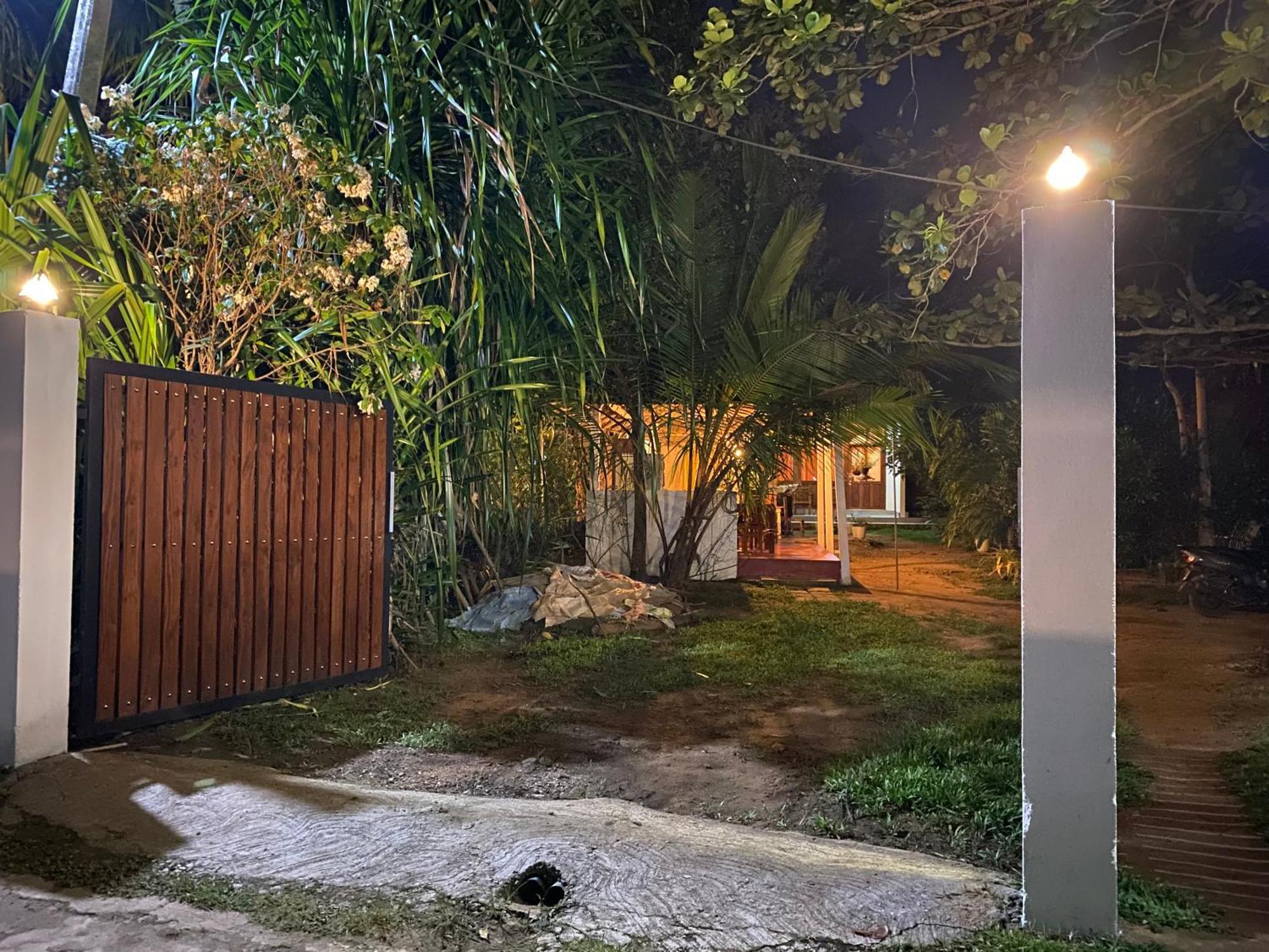 Talalla Ocean Beach Bungalow Matara Exterior foto